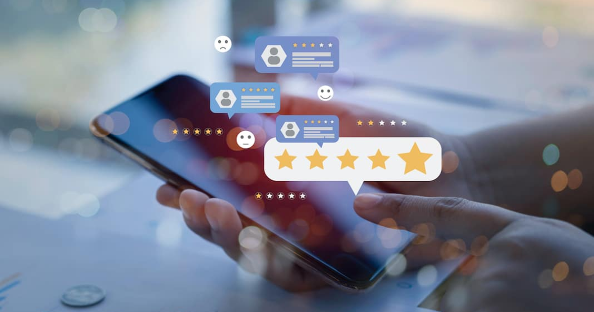 Nuove regole contro le recensioni false: la legge entra in vigore ad aprile