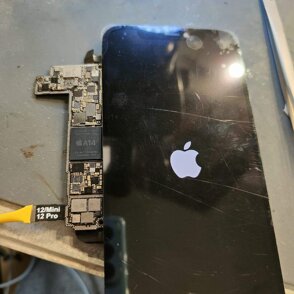 iPhone 12pro Dispositivo entrato dopo forte urto completamente morto, FIX! iPhone 12pro Dispositivo entrato dopo forte urto completamente morto, FIX!