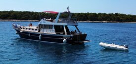 luisa margherita rent boat.jpeg
