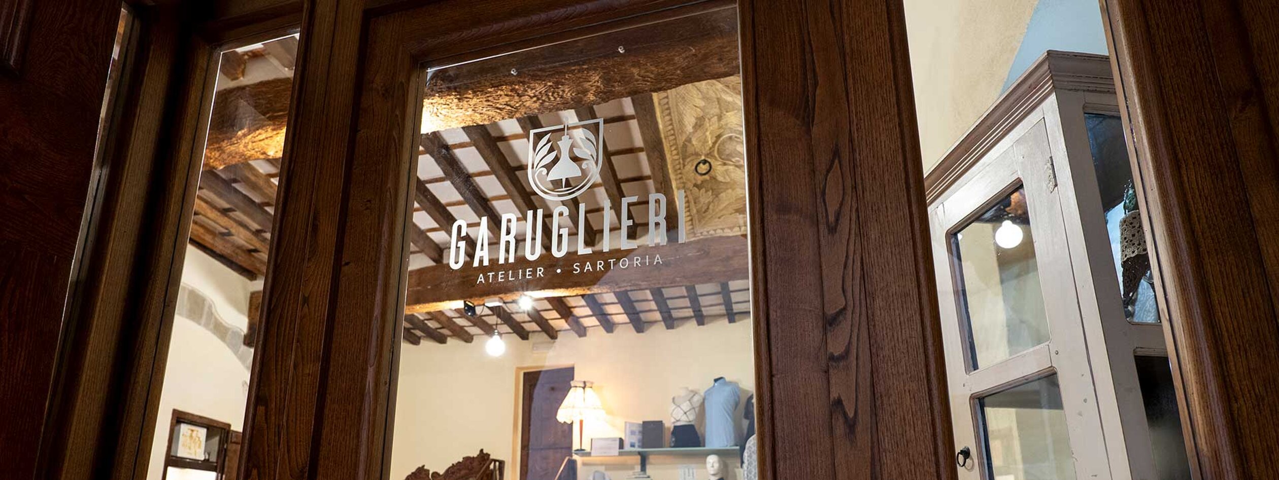 daniela-garuglieri-sartoria-atelier-sansepolcro-ingresso-esterno-logo.jpeg daniela-garuglieri-sartoria-atelier-sansepolcro-ingresso-esterno-logo.jpeg