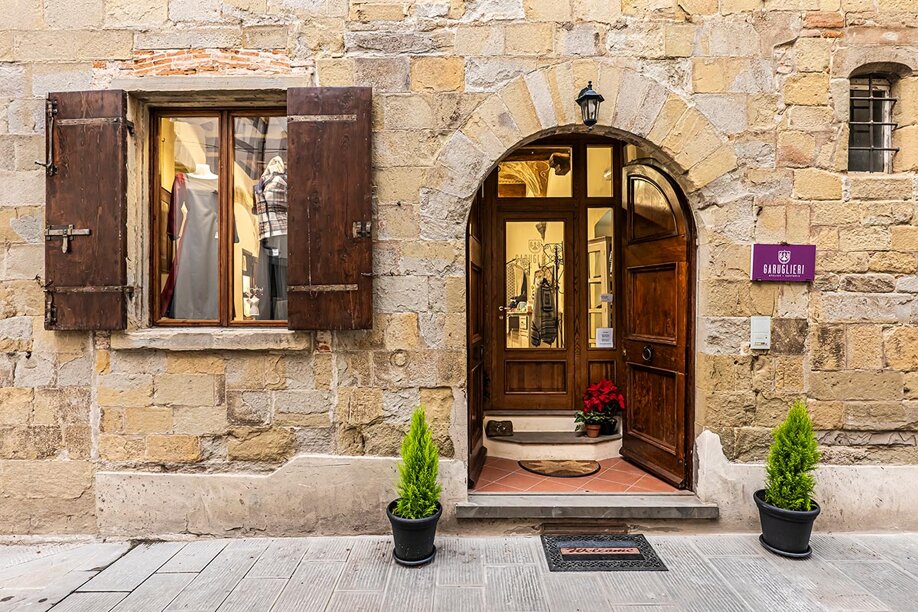 daniela-garuglieri-sartoria-atelier-sansepolcro-interno-negozio-gallery-3.jpeg daniela-garuglieri-sartoria-atelier-sansepolcro-interno-negozio-gallery-3.jpeg