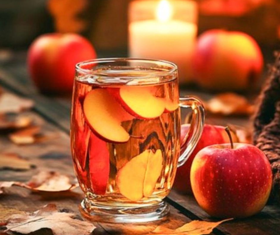 Profumi d’autunno: il potere sensoriale dell’atmosfera Hygge infuso-mele-cannella-hygge-autunno.jpg
