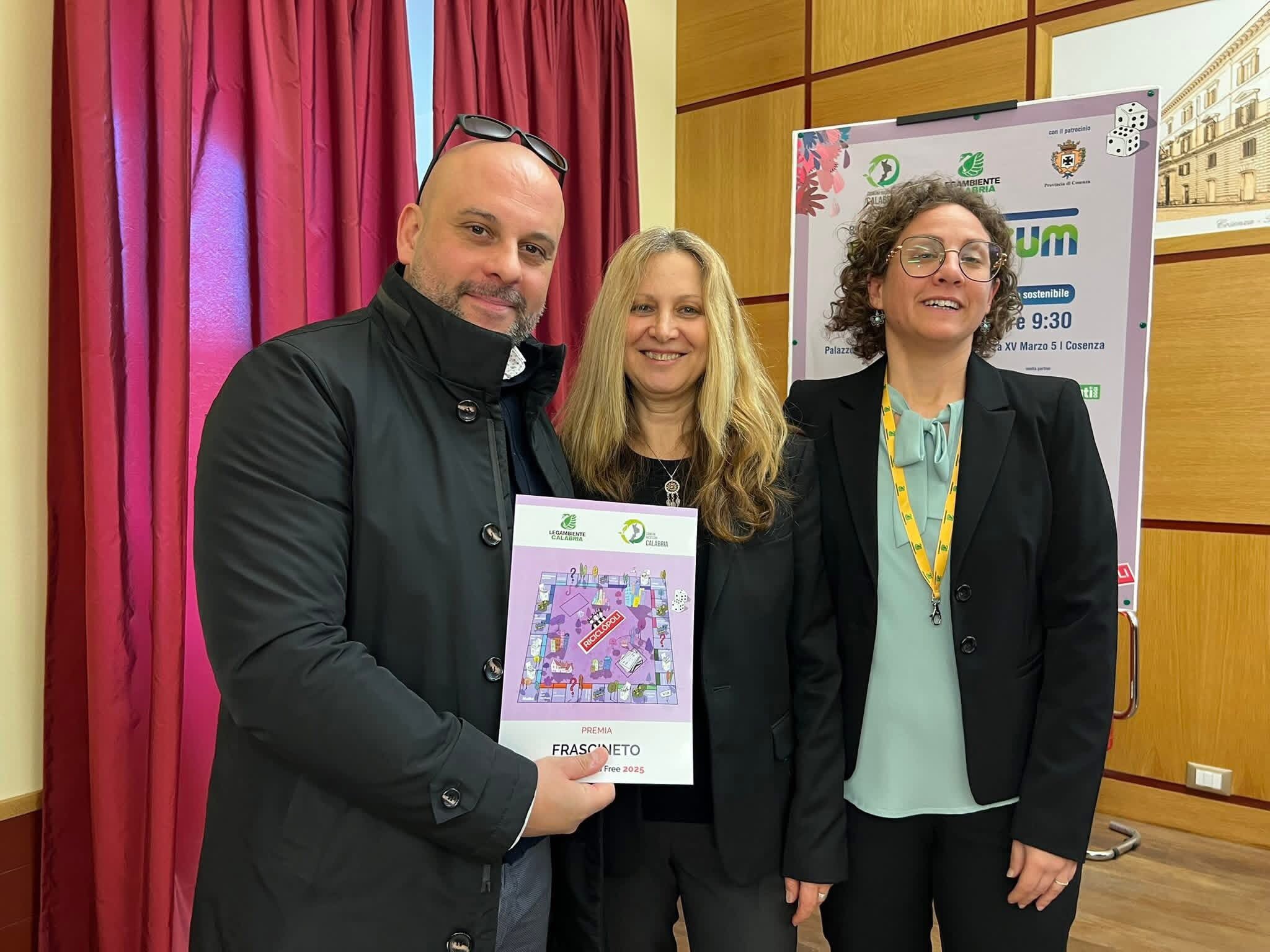 FRASCINETO TRA I COMUNI &ldquo;RIFIUTI FREE&rdquo;: PREMIATO ALL&rsquo;ECOFORUM REGIONALE DI LEGAMBIENTE CALABRIA