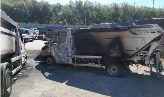 INCENDIO DI 9 AUTOMEZZI DI ECOLOGIA OGGI, PROVINCIA DEM: “FATTO RACCAPRICCIANTE”