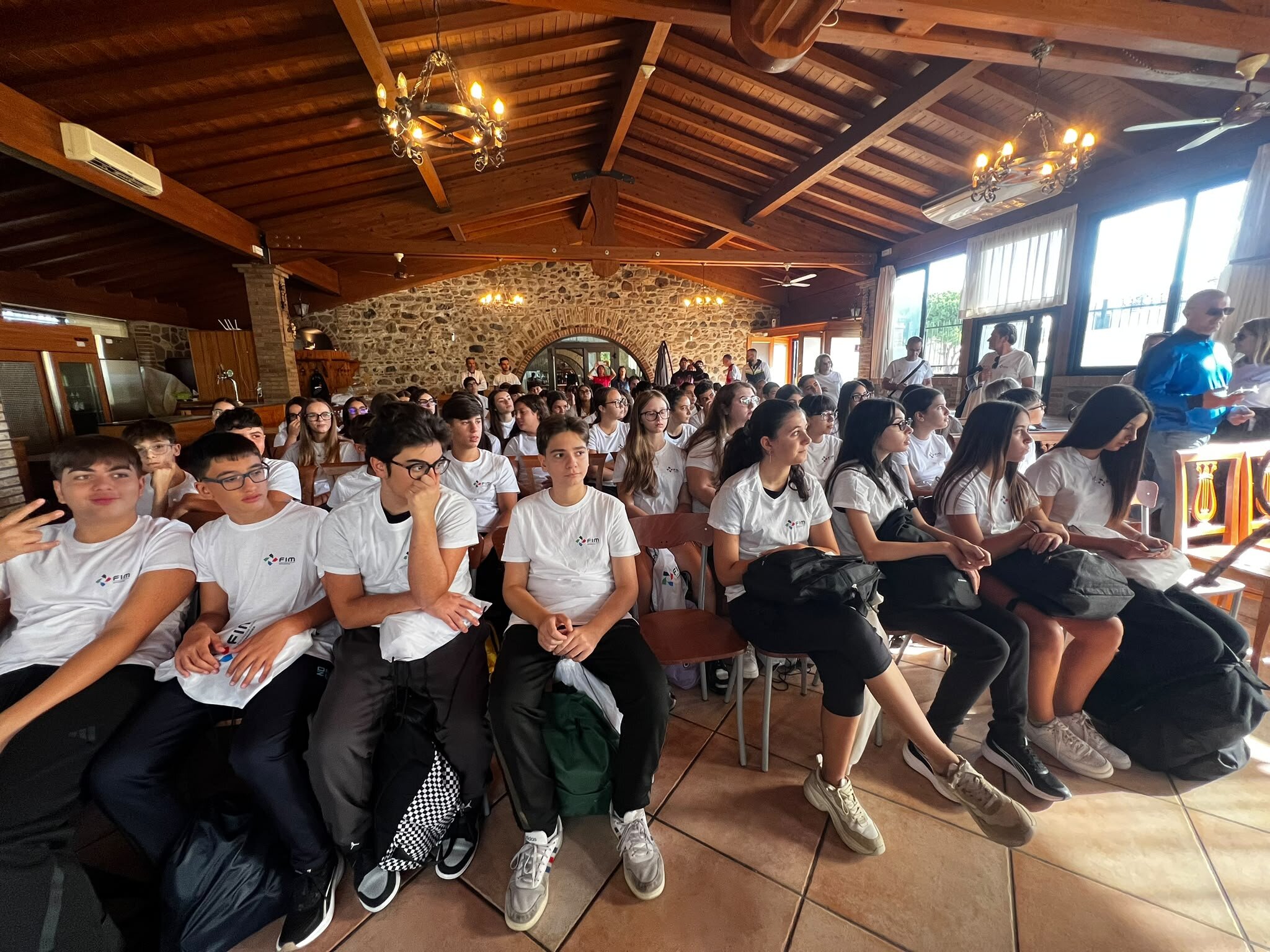 A "MARE IN MOVIMENTO" GLI STUDENTI DI CINQUE ISTITUTI SUPERIORE DI CORIGLIANO ROSSANO I TECNICI FIM OGGI INSEGNANTI DI BLU GREEN ECONOMY. DOMANI SI REPLICA (l'elenco delle scuole a fine comunicato