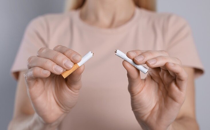 FUMO E POLMONI SOTTO STRESS: COME HALOTERAPIA AIUTA, SENZA SOSTITUIRE LA SCELTA DI SMETTERE