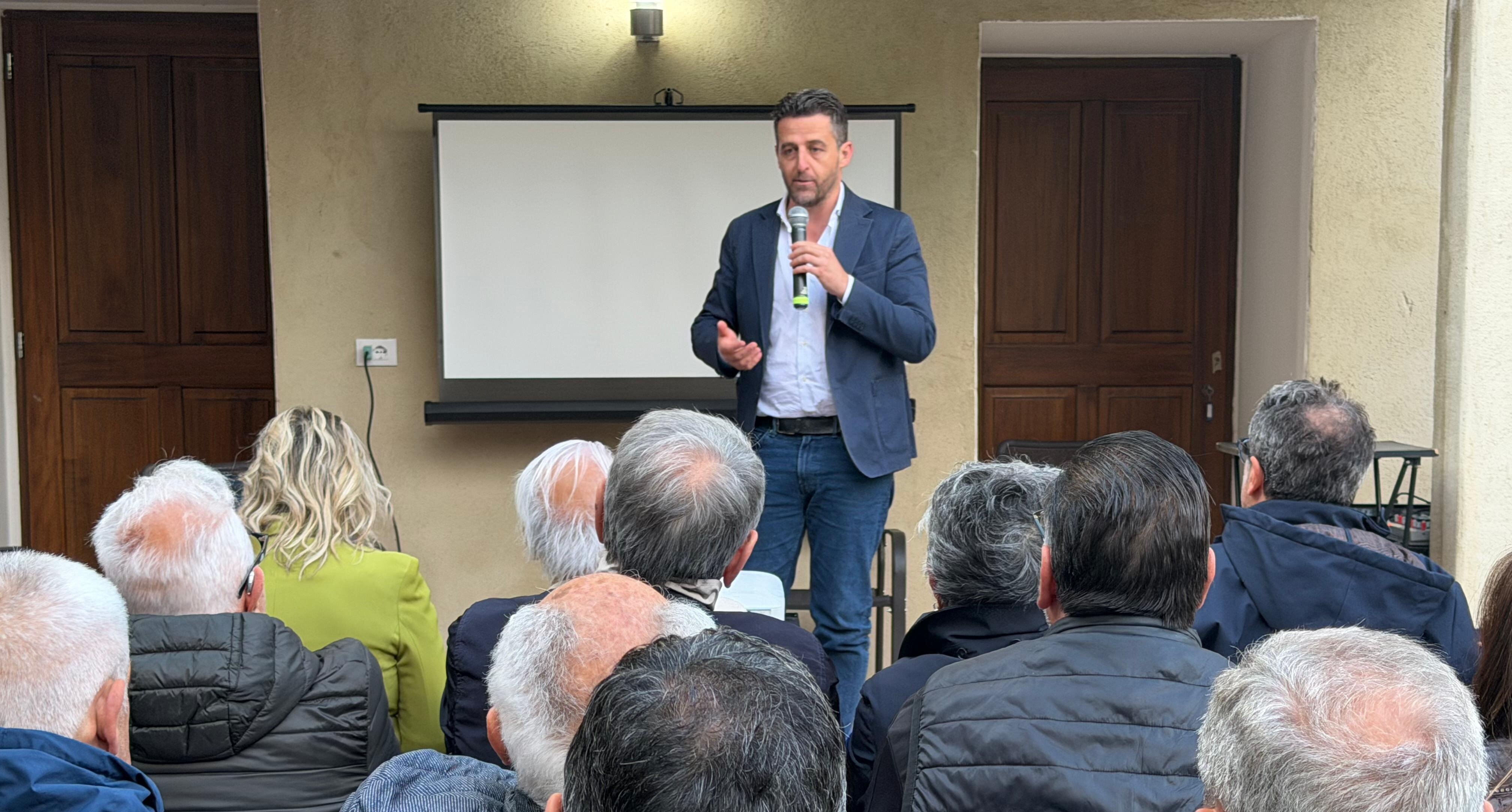 PALAZZO DE RUSSIS RINASCE: IL CUORE STORICO TORNA A BATTERE PER IMPRESE E CITTADINI