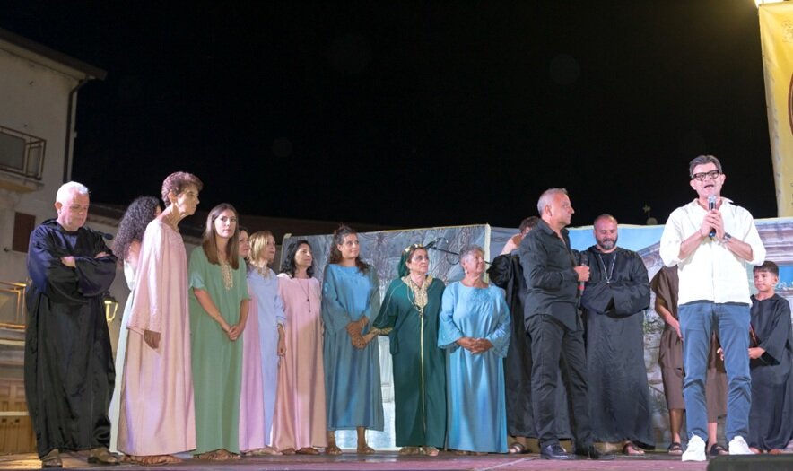 CALOVETO, SUCCESSO PER LA RAPPRESENTAZIONE TEATRALE SAN GIOVANNI CALIBITA