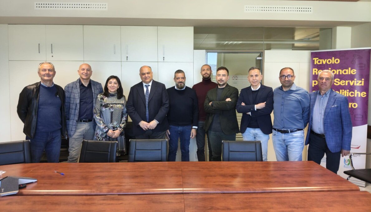 BILANCI SOTTO PRESSIONE E DIRITTI DA GARANTIRE: I SINDACI DELL&rsquo;ALTO IONIO AL TAVOLO CON LA REGIONE