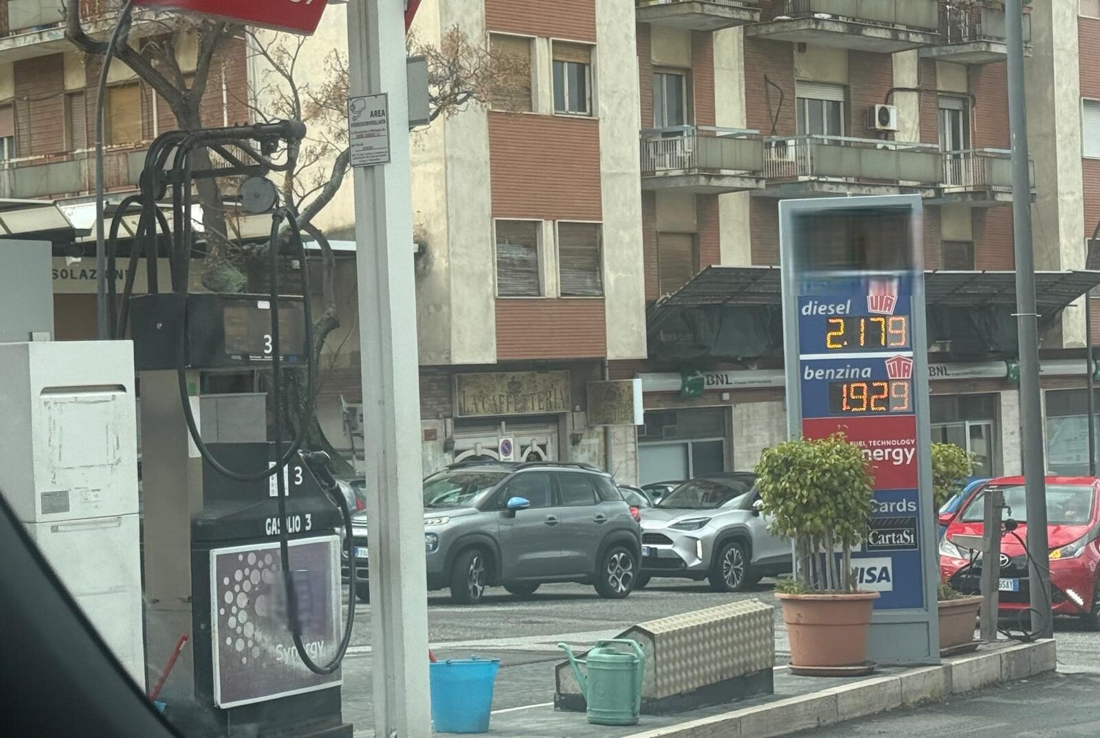 CARO CARBURANTI, FOTO SCATTATA IN CALABRIA: IL DIESEL SUPERA I 2,17 EURO AL LITRO