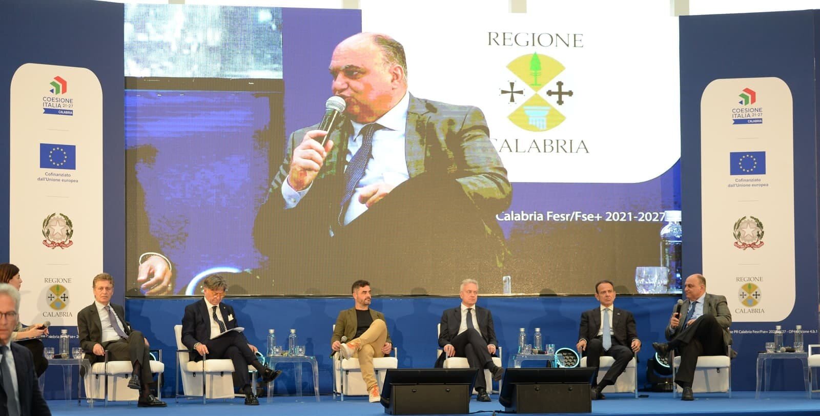 CALABRIA ATTRATTORE DI RISORSE, TALENTI E PROGETTI INNOVATIVI: CONCLUSA LA PRIMA EDIZIONE DE “IL LAVORO CHIAMA” CALABRIA ATTRATTORE DI RISORSE, TALENTI E PROGETTI INNOVATIVI: CONCLUSA LA PRIMA EDIZIONE DE “IL LAVORO CHIAMA”