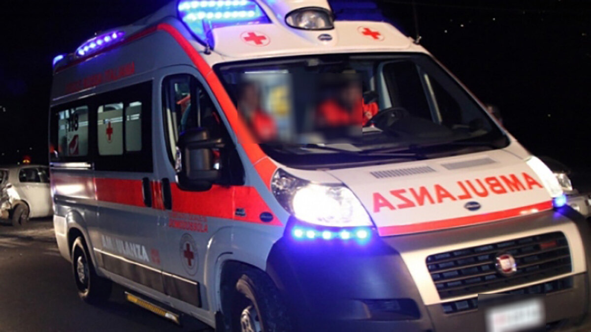 PAURA A SCHIAVONEA: AUTO E MOTO SI SCONTRANO SUL LUNGOMARE, CENTAURO IN OSPEDALE