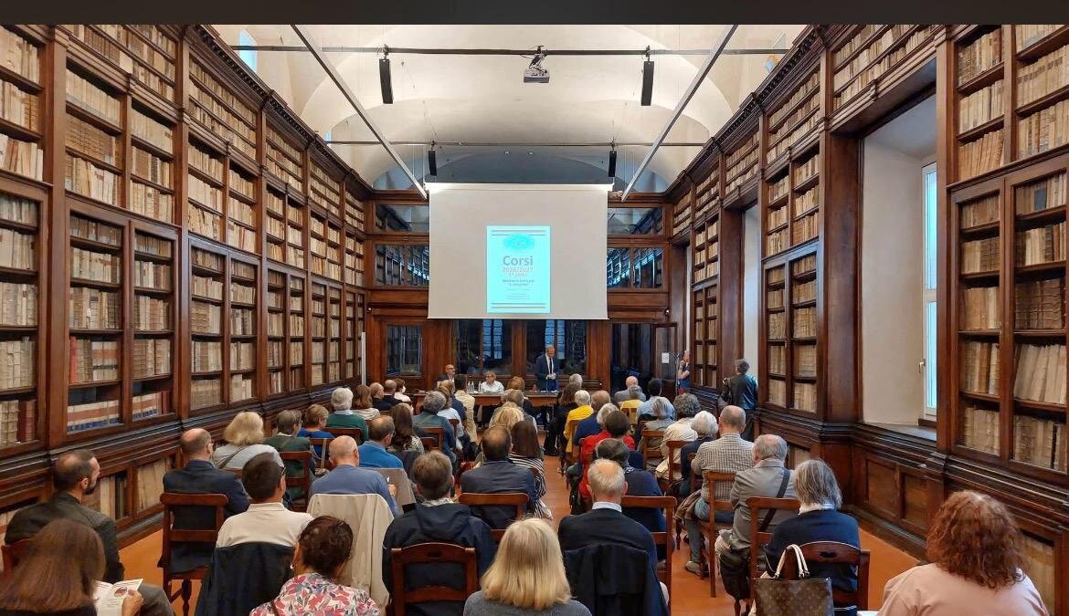 Auser Piacenza, non si finisce mai di imparare: presentati a Piacenza i corsi dell’Università dell’età libera Arte, storia, lingue, musica e nuove tecnologie nel programma 2026/2027 della “G. Malvermi”. Un’occasione per coltivare interessi, incontrarsi e crescere insieme.