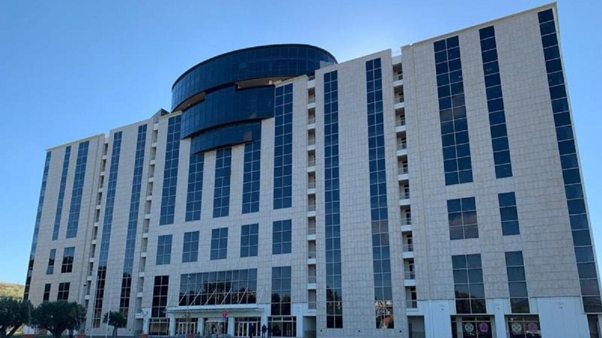 SANITÀ: LA GIUNTA CONFERMA I COMMISSARI CARBONE, BATTISTINI E FRITTELLI SANITÀ: LA GIUNTA CONFERMA I COMMISSARI CARBONE, BATTISTINI E FRITTELLI