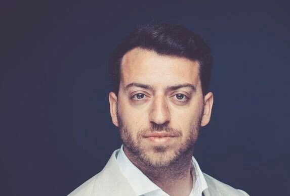 TROPEA, ALBERTO TASSONE FIRMA IL PRIMO CYBER INVESTOR. DAL TALENTO MATEMATICO ALL’AI, IL SINDACO: ECCELLENZE CHE ONORANO LA CITTÀ