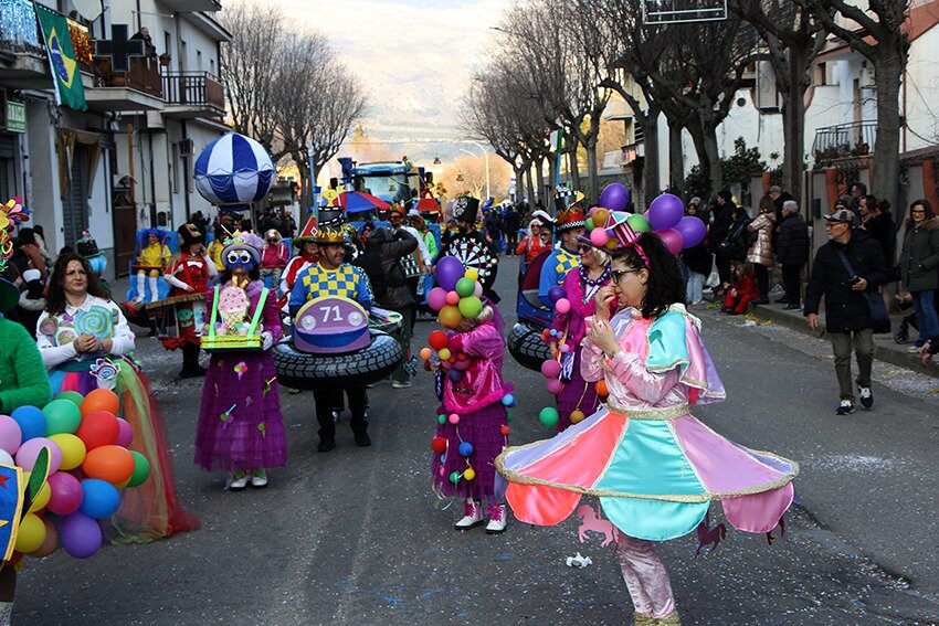 CARNEVALE CASTROVILLARI, SFILATA DI OGGI CONFERMATA: SI PARTE ALLE 16.30