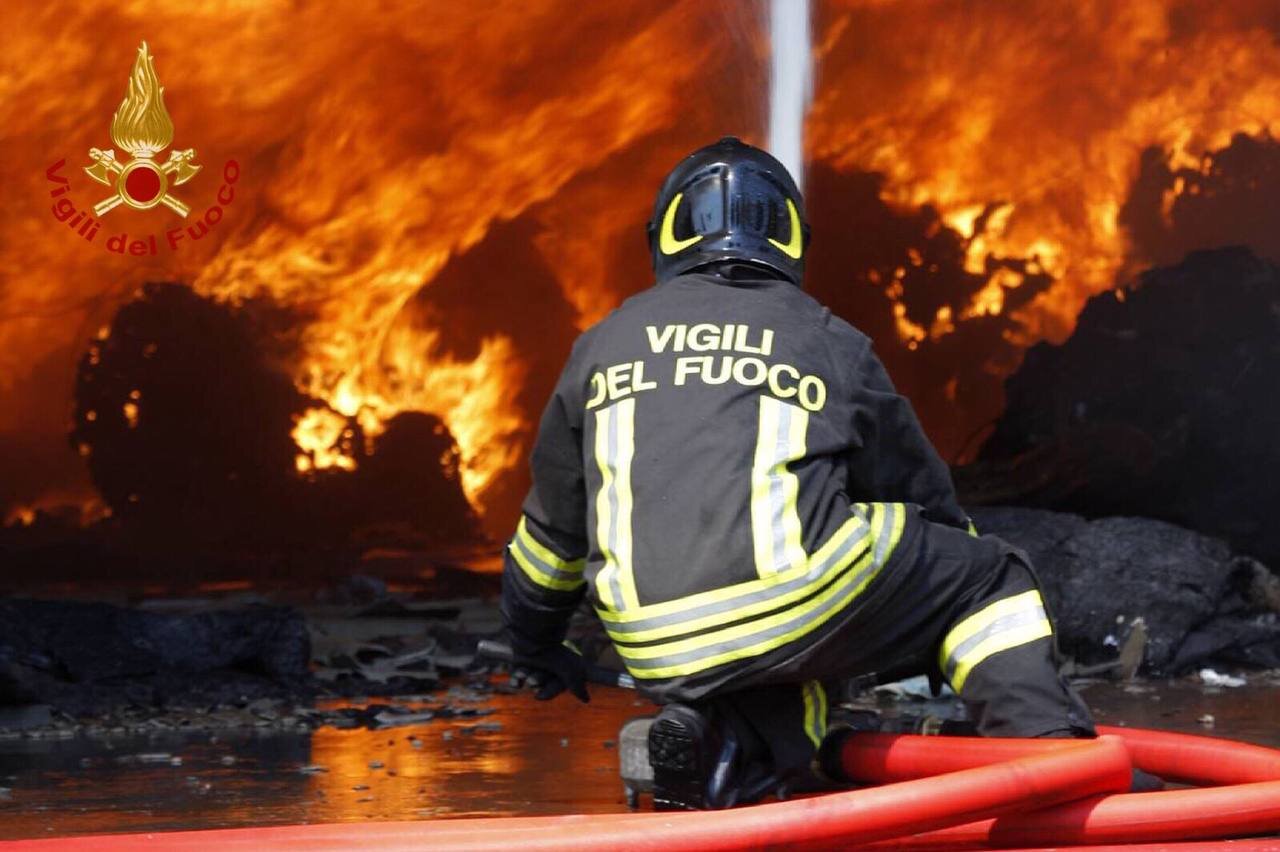 TRAGEDIA SULLA STATALE 106 AD AMENDOLARA: 4 VITTIME IN UN INCENDIO
