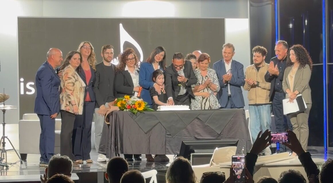VENT’ANNI DI NOTE E PASSIONE: IL DONIZETTI CELEBRA LA SUA GRANDE FAMIGLIA AGLI STUDIOS