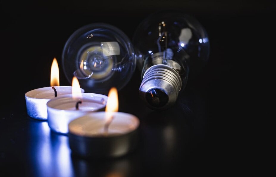 CRISI ENERGETICA, L&rsquo;OMBRA DEL BLACKOUT: L&rsquo;ITALIA SI PREPARA A MISURE DRASTICHE