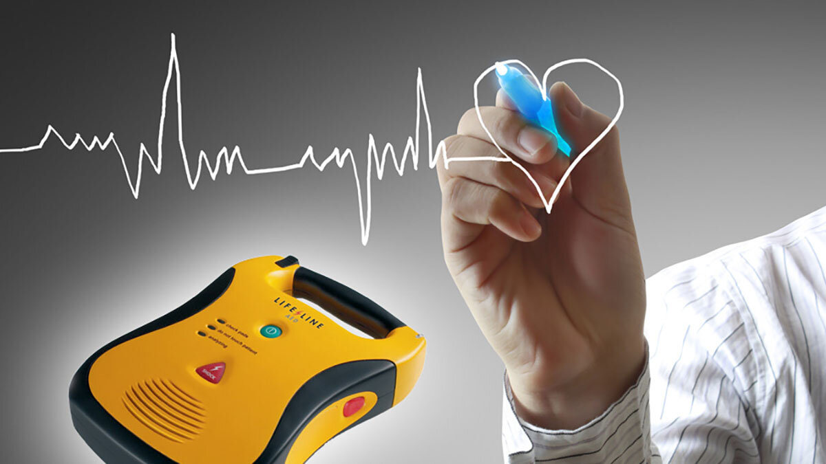PIETRAPAOLA, UN NUOVO DEFIBRILLATORE PER LA MARINA