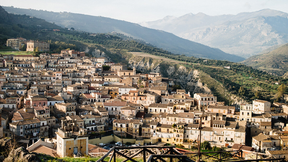 CASSANO ADERISCE ALLE CITTÀ DELL’OLIO: VALORIZZAZIONE E IDENTITÀ DEL TERRITORIO CASSANO ADERISCE ALLE CITTÀ DELL’OLIO: VALORIZZAZIONE E IDENTITÀ DEL TERRITORIO