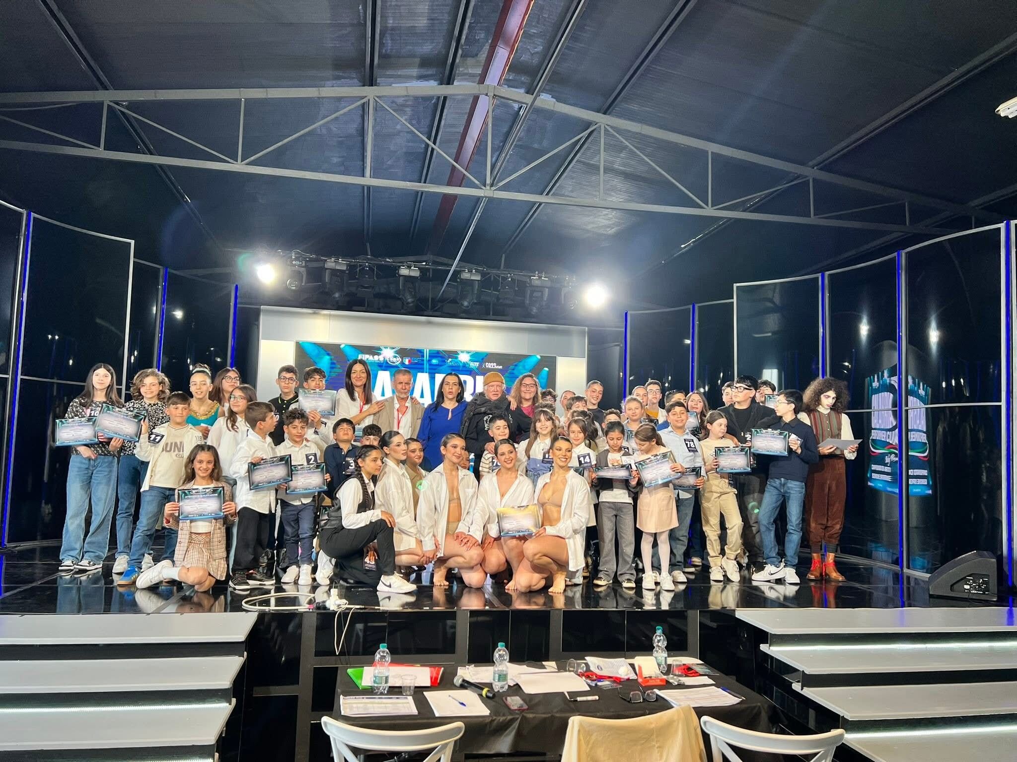 TALENTO, EMOZIONI E APPLAUSI: LA CALABRIA CONQUISTA LA FINALE NAZIONALE DEL PERFORMER CUP ITALY