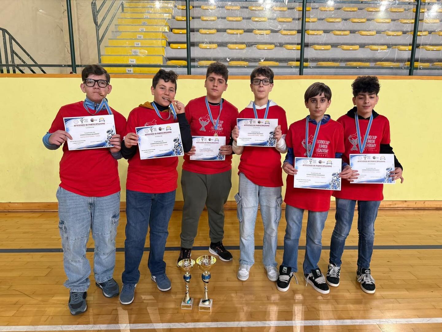 STUDENTI DI CASSANO DOMINANO LA ROBOCUP JUNIOR: DOPPIO TRIONFO REGIONALE A BOVALINO