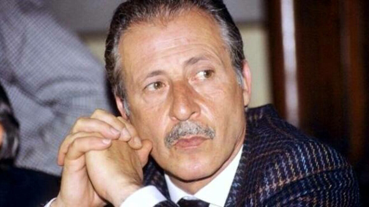 A PAOLA UN MURALES IN MEMORIA DI PAOLO BORSELLINO E DELLA SUA SCORTA