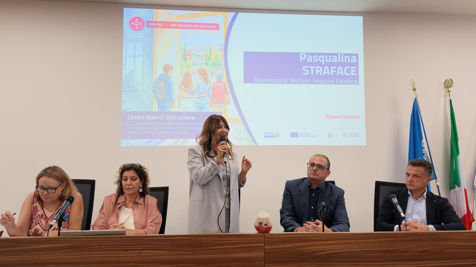 “Non più pazienti, ma cittadini”: l’assessore Straface lancia la svolta sull’autismo e sulle neurodivergenze con oltre 10 milioni di euro per 20 Centri Polivalenti in tutta la Calabria. “Al centro la persona e la dignità”