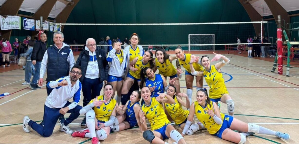 PALLAVOLO ROSSANO BATTE NAPOLI 3-1 E VOLA IN FINALE SUPERCOPPA DEL SUD