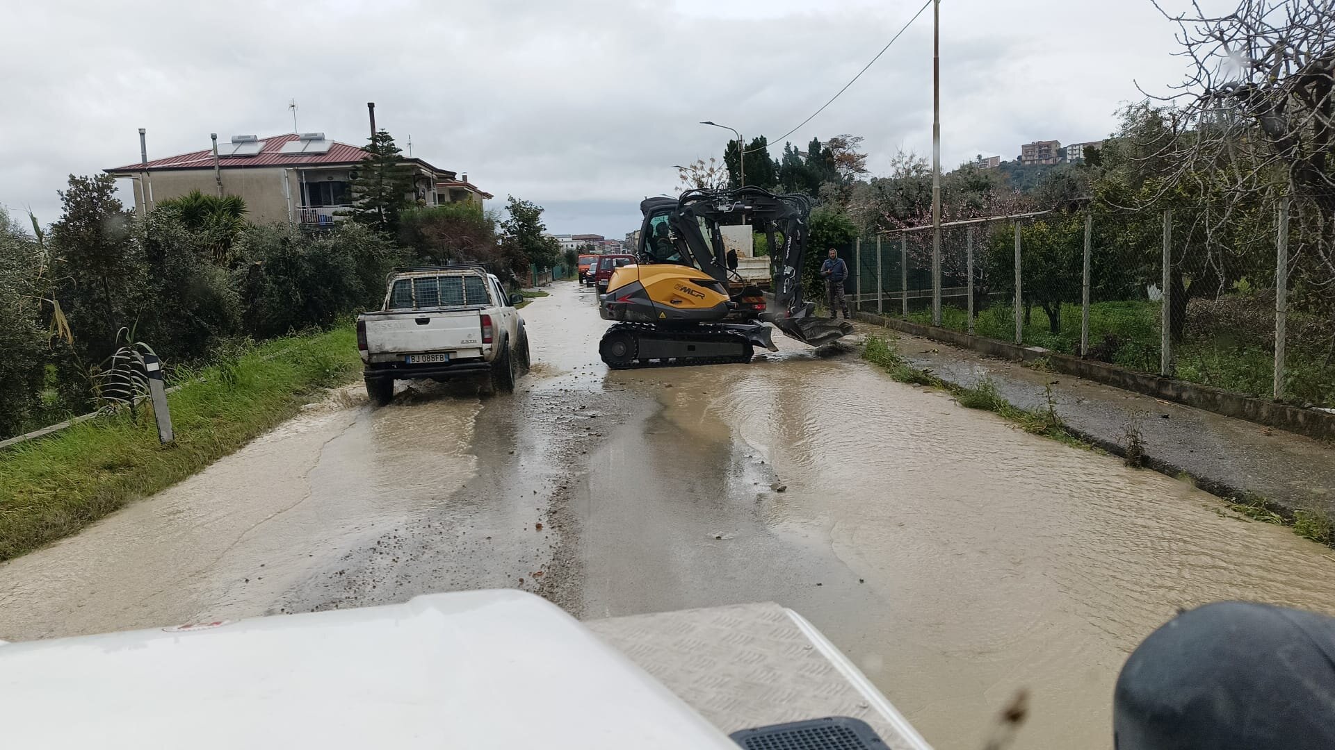 DOMANI ALLERTA METEO ARANCIONE, CROSIA: SCUOLE E IMPIANTI CHIUSI, ATTIVATO IL COC