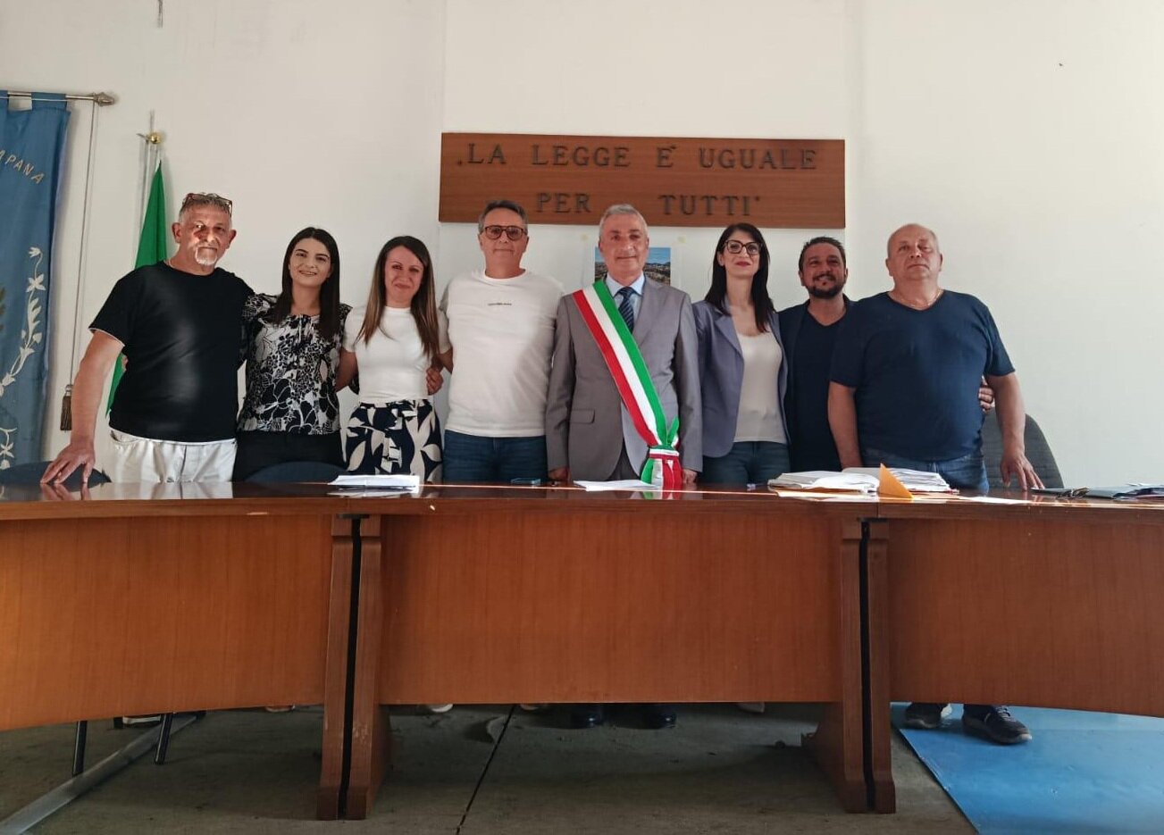 CAMPANA, INSEDIATO IL NUOVO CONSIGLIO COMUNALE: GIURAMENTO DEL SINDACO E RINUNCIA ALLE INDENNIT&Agrave; DI FUNZIONE