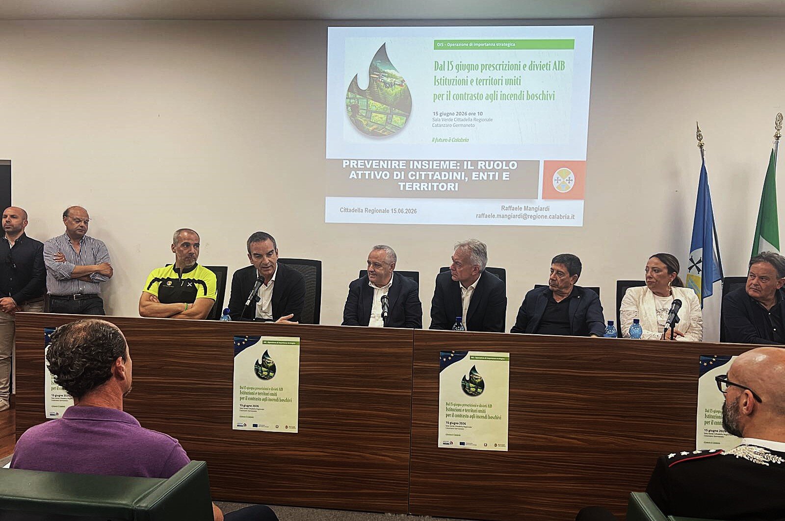 ISTITUZIONI E TERRITORI UNITI PER IL CONTRASTO AGLI INCENDI BOSCHIVI