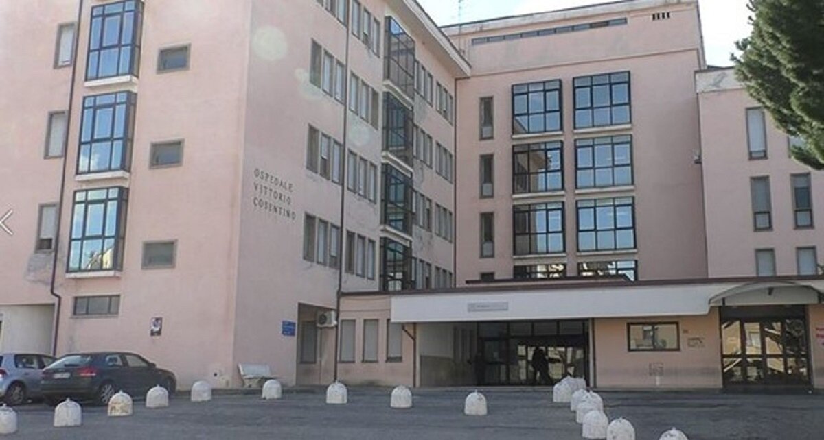 DE SALAZAR ALL’OSPEDALE DI CARIATI, LE LAMPARE CHIEDONO RISPOSTE