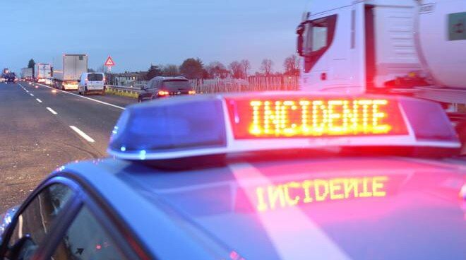 SCHIAVONEA, SCHIANTO TRA AUTO E MOTO SULLA PROVINCIALE: DUE FERITI, TRAFFICO IN TILT SCHIAVONEA, SCHIANTO TRA AUTO E MOTO SULLA PROVINCIALE: DUE FERITI, TRAFFICO IN TILT