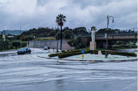 ROCCA IMPERIALE, DANNI DOPO LA GRANDINATA: IL COMUNE ATTIVA LE PRIME MISURE