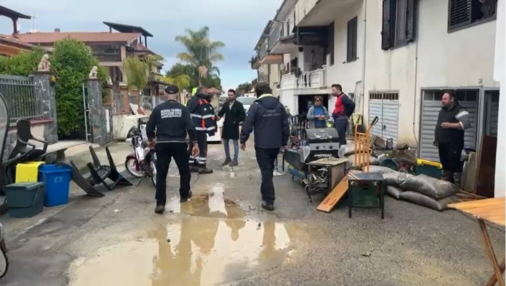 CROSIA DOPO L&rsquo;ALLUVIONE: SI CONTANO I DANNI TRA EMERGENZA E POLEMICHE SUI FONDI