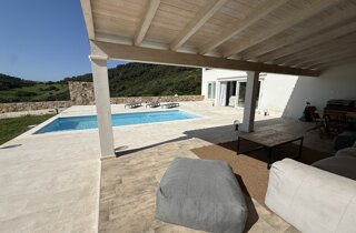 veranda con piscina privata veranda con piscina privata