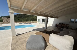 veranda con piscina privata veranda con piscina privata