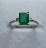 anello-in-oro-bianco-750-con-smeraldo-naturale