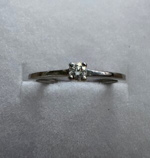 anello-in-oro-bianco-classico