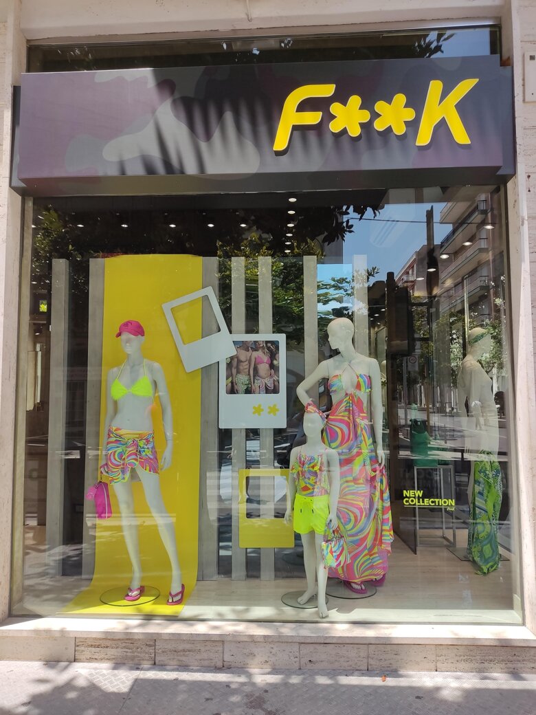 windows display design & set up