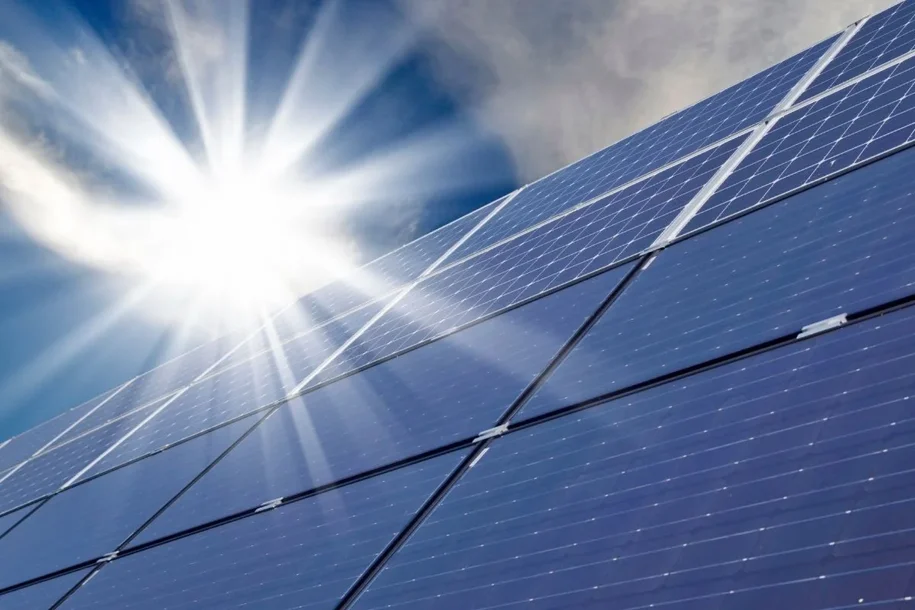 impianto-fotovoltaico-di-grandi-dimensioni-ca656a0a