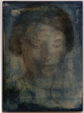 untitled (in blu), 2019 45,5x35,5cm, bitume, carboncino ed olio su tela.jpeg