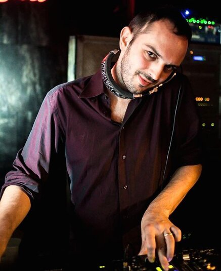 efd145a900de62b25fe2fe80570c0c76c3def90e