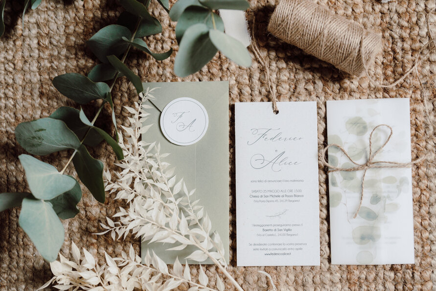 Herastudio, partecipazione con palette colori bianca e verde, spago e carta riciclata