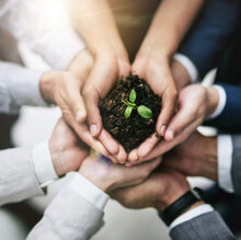 AMBIENTE Adottiamo soluzioni finalizzate a minimizzare l'impatto del nostro agire sul benessere del Pianeta. AMBIENTE Adottiamo soluzioni finalizzate a minimizzare l'impatto del nostro agire sul benessere del Pianeta.