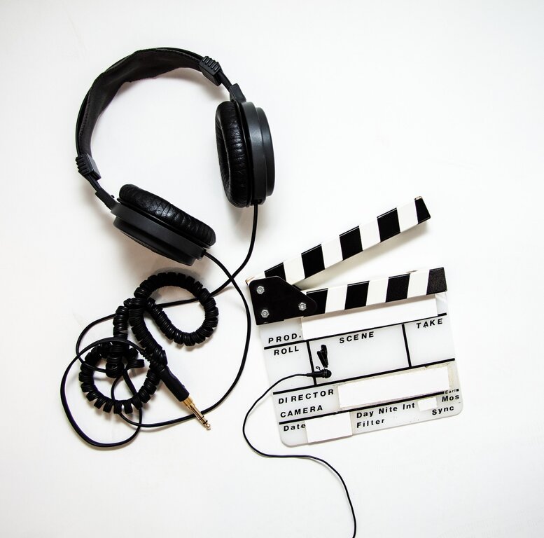 headphones-4223911_1280.jpeg
