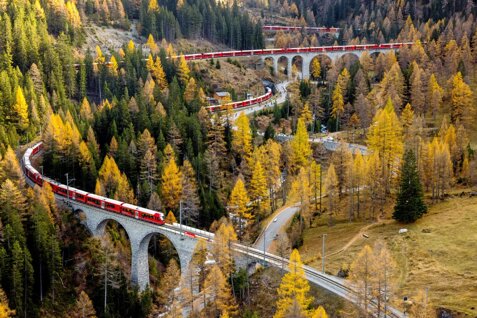 record-trenino-rosso-albula-ph.-rhatische-bahn.jpeg