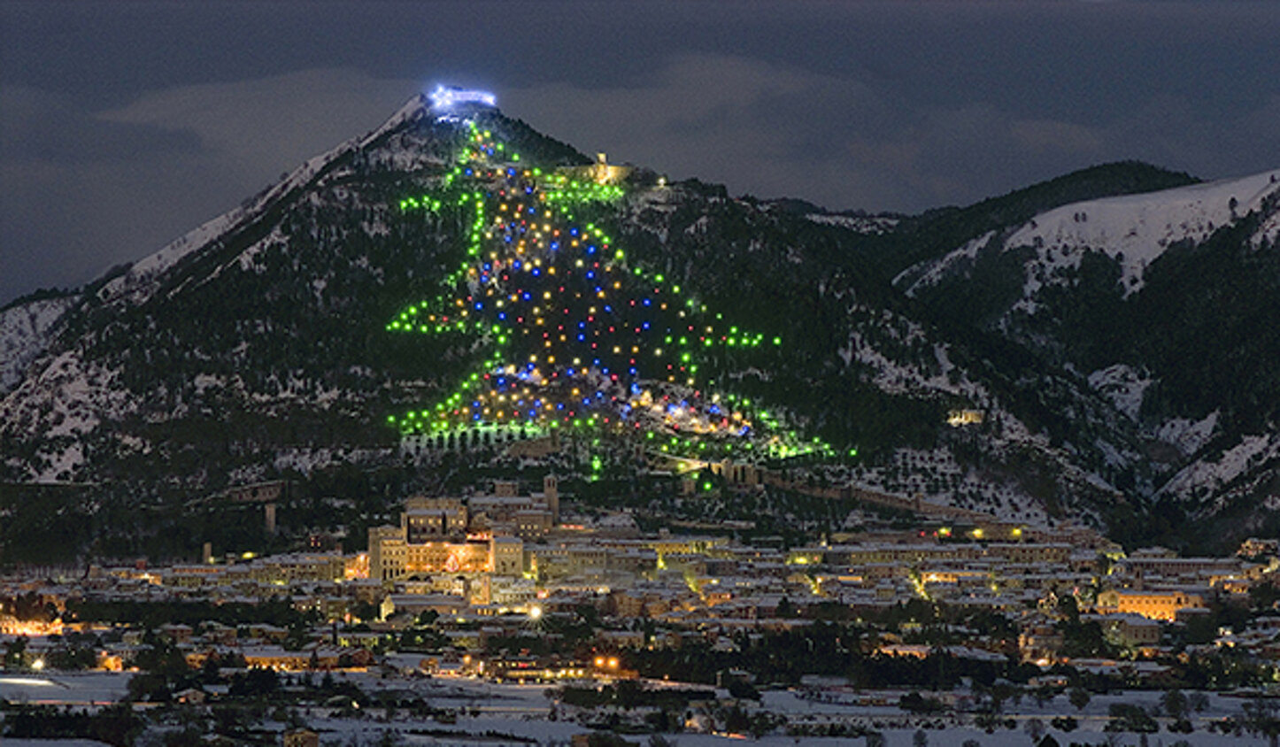 gubbio_natale_albero.jpeg